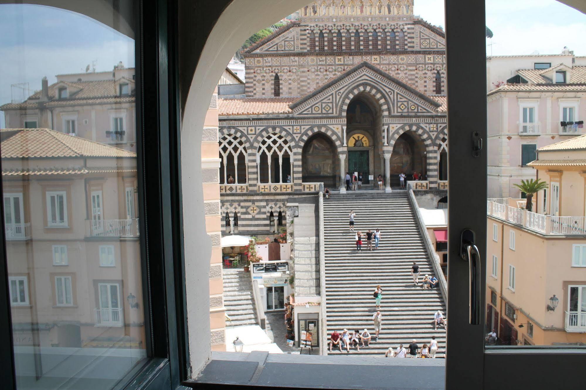 ホテル Terrazza Duomo アマルフィ エクステリア 写真